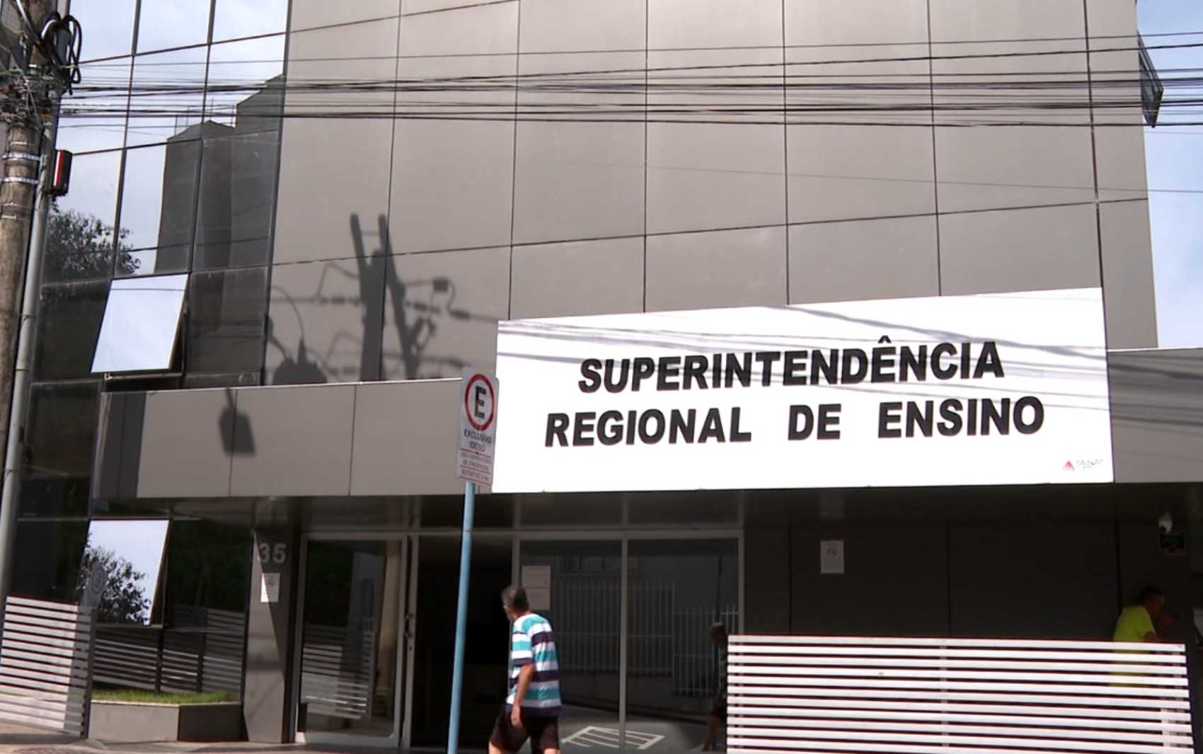 Denúncias graves de assédio e perseguição foram registradas por servidores da Superintendência Regional de Ensino de Varginha contra a gestora da instit...