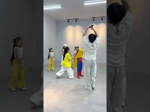 Material de nossa produção que está circulando por aí — e a gente traz pra cá. A gente não perdeu tempo e trouxe o conteúdo "Show infantil: Dança brasil...
