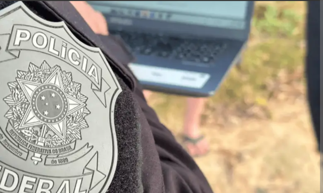 A Polícia Federal (PF) deflagrou, nesta quarta-feira (21), a Operação Gabarito, uma ação direcionada a combater **fraudes em concurso público** da Unive...
