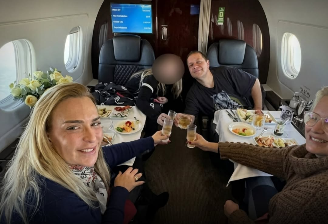 A revista VEJA trouxe à tona imagens inéditas de viagens de luxo envolvendo Fábio Luís Lula da Silva, popularmente conhecido como Lulinha, e a lobista R...
