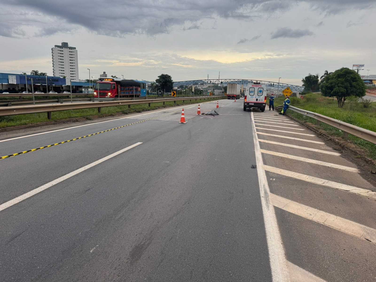 Homem morre atropelado na BR-262 em Nova Serrana MG ; motorista foge sem prestar socorro