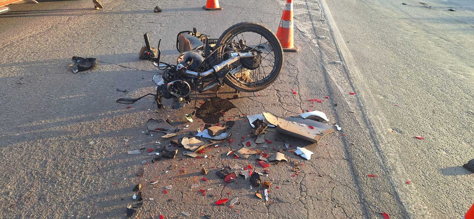 Acidente grave na MG-050 em Formiga deixa motociclista seriamente ferido após colisão traseira