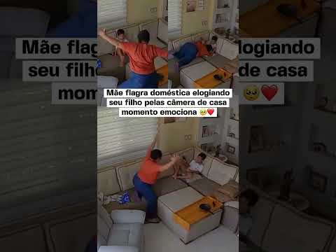 Mãe se emociona ao flagrar doméstica elogiando seu filho pela câmera.