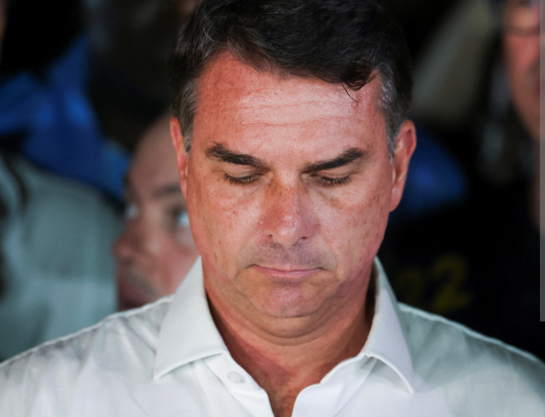 Flávio Bolsonaro já está em solo americano, dizem aliados do senador
