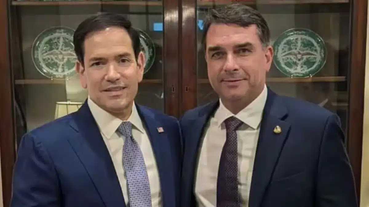 Advogado mexicano acusa EUA de participação em suposta fuga de Flávio Bolsonaro