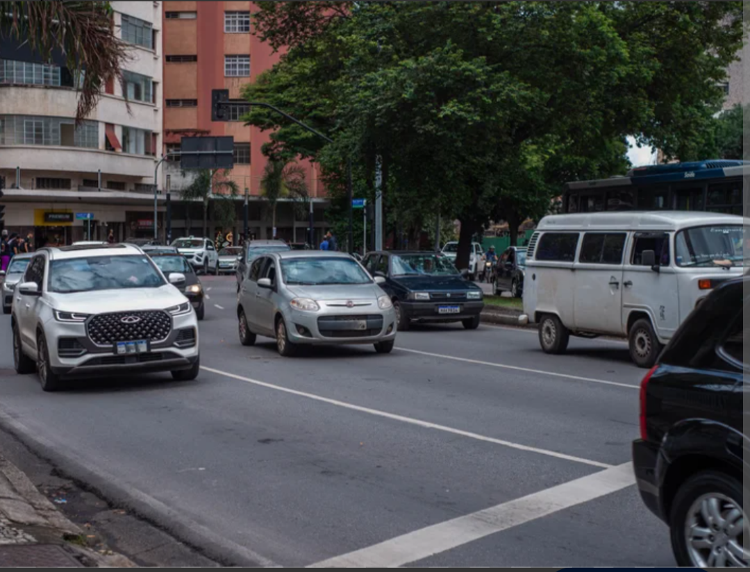 Mais de 4 Milhões de Veículos em Minas Gerais Permanecem Irregulares em 2026
