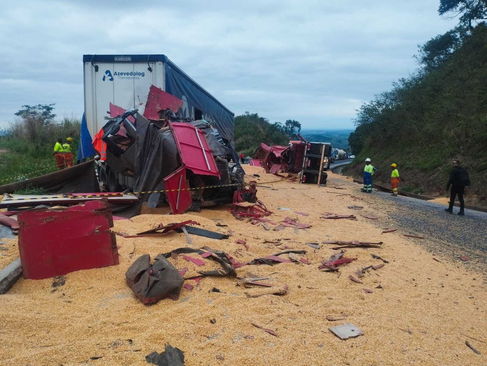 Acidente fatal na BR-262 em Luz, MG: Motorista de carreta morre após colisão