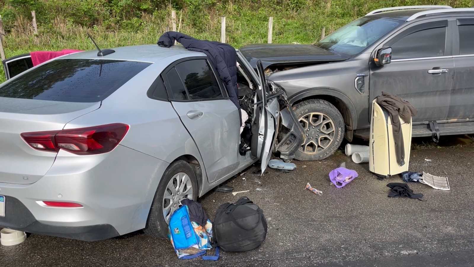 Acidente grave na BR-116 em Teófilo Otoni mata um e deixa três feridos