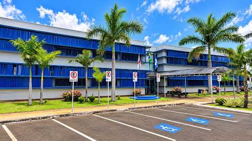 Prefeitura de Patos de Minas abre processo seletivo com salários de até R$ 15 mil